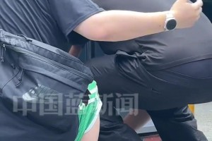 羡慕啊！女主播小七：兄弟们，和库里一起的自拍来了！😍